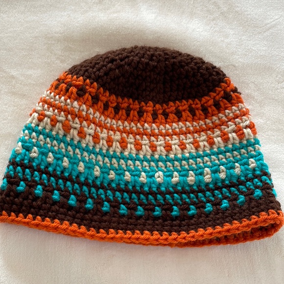 NWT - Hand-knitted hat - Picture 3 of 7